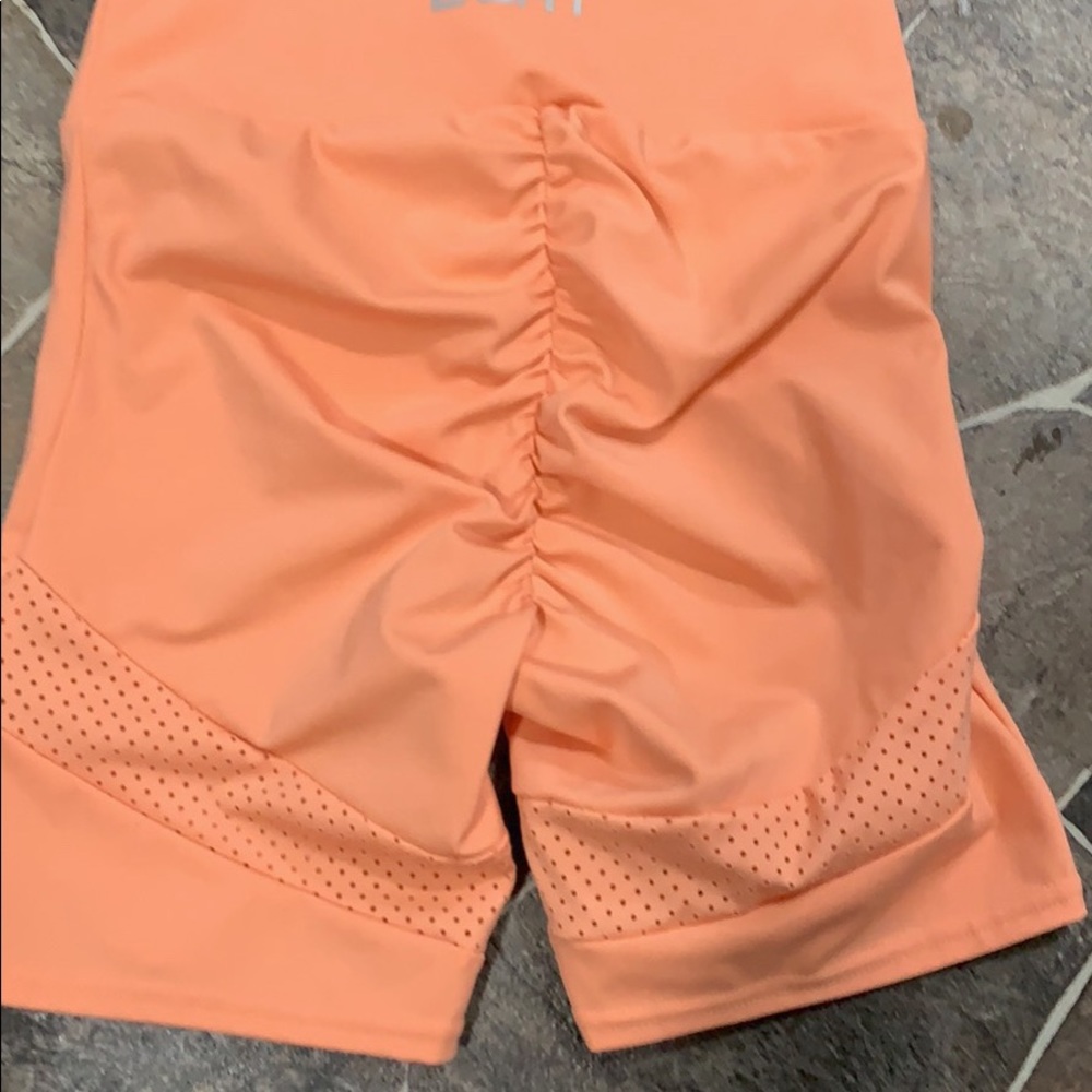 Scrunch butt legging shorts echt
